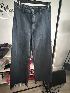 Zara women’s  Black Wide Leg Raw Hem Jeans